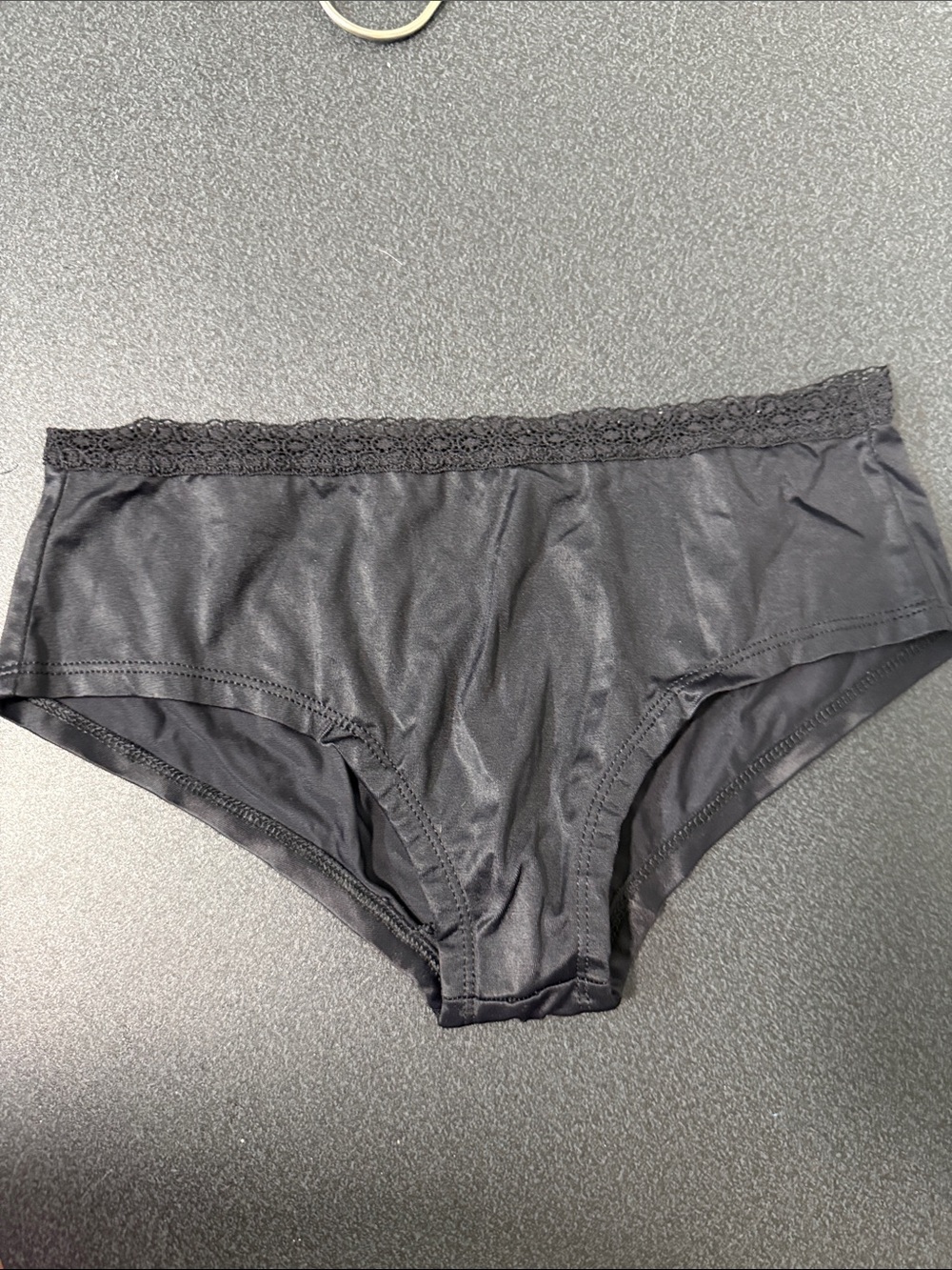vassarette Black Lace Waistband Hipster Panty